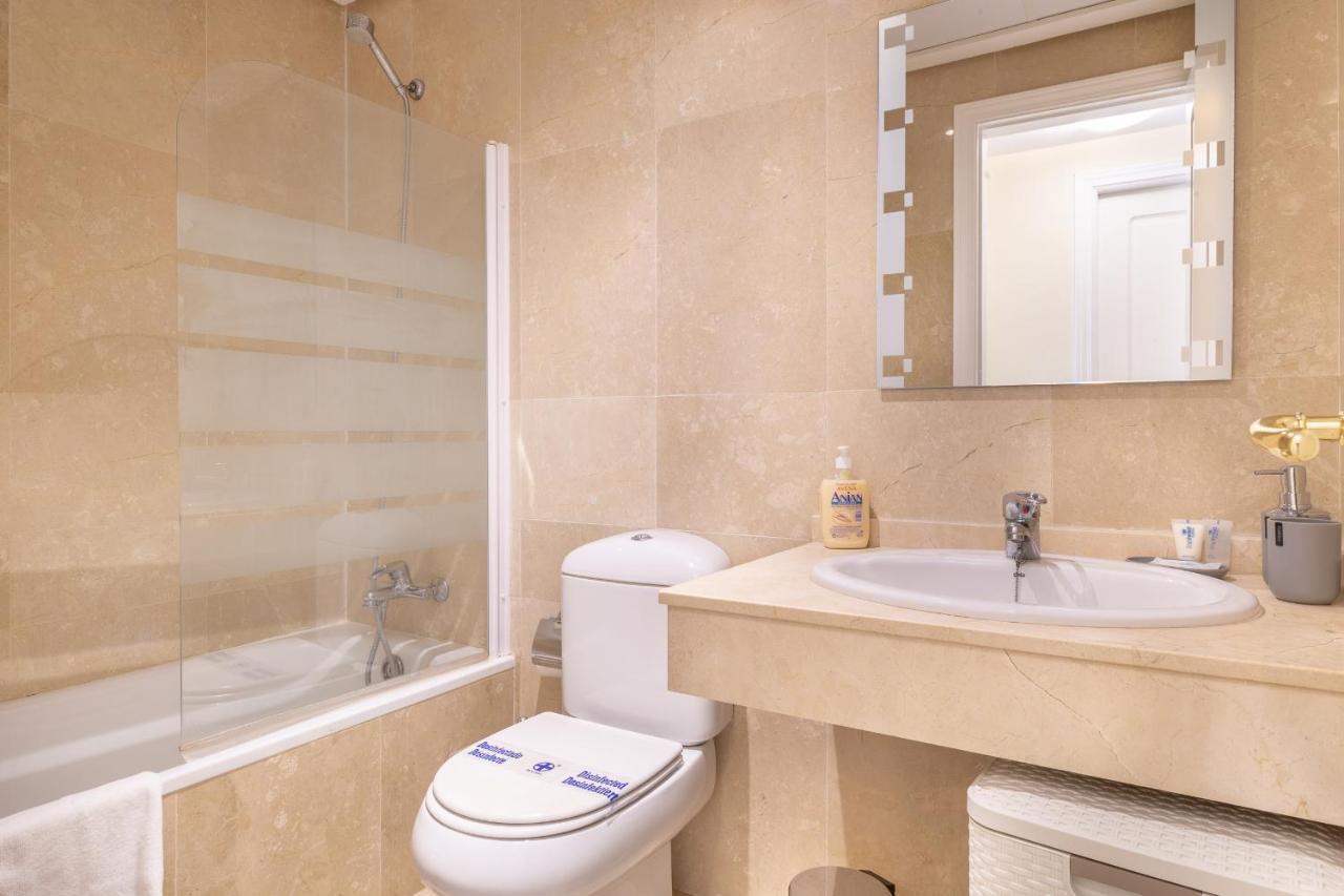 2261-Superb Apt On The Beach, On Duquesa Harbour มานิลบา ภายนอก รูปภาพ