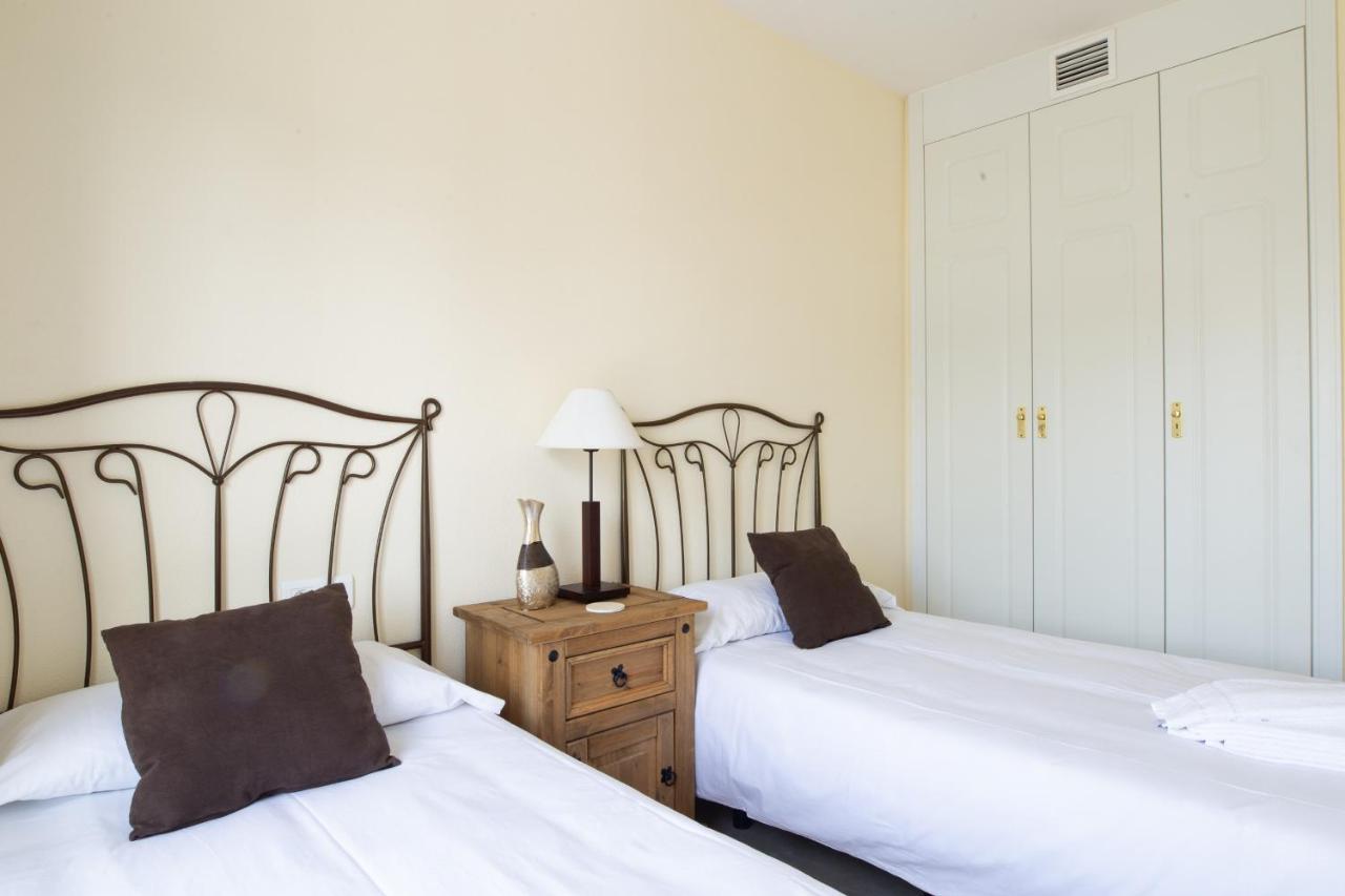 2261-Superb Apt On The Beach, On Duquesa Harbour มานิลบา ภายนอก รูปภาพ